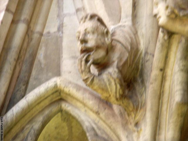 PICT5439-Chapter_House_stone_feature